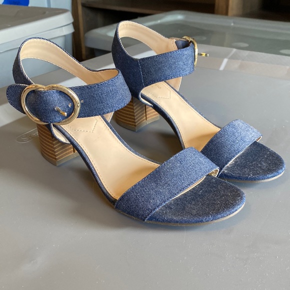 Liz Claiborne Shoes - NWOT Liz Claiborne Denim Heels